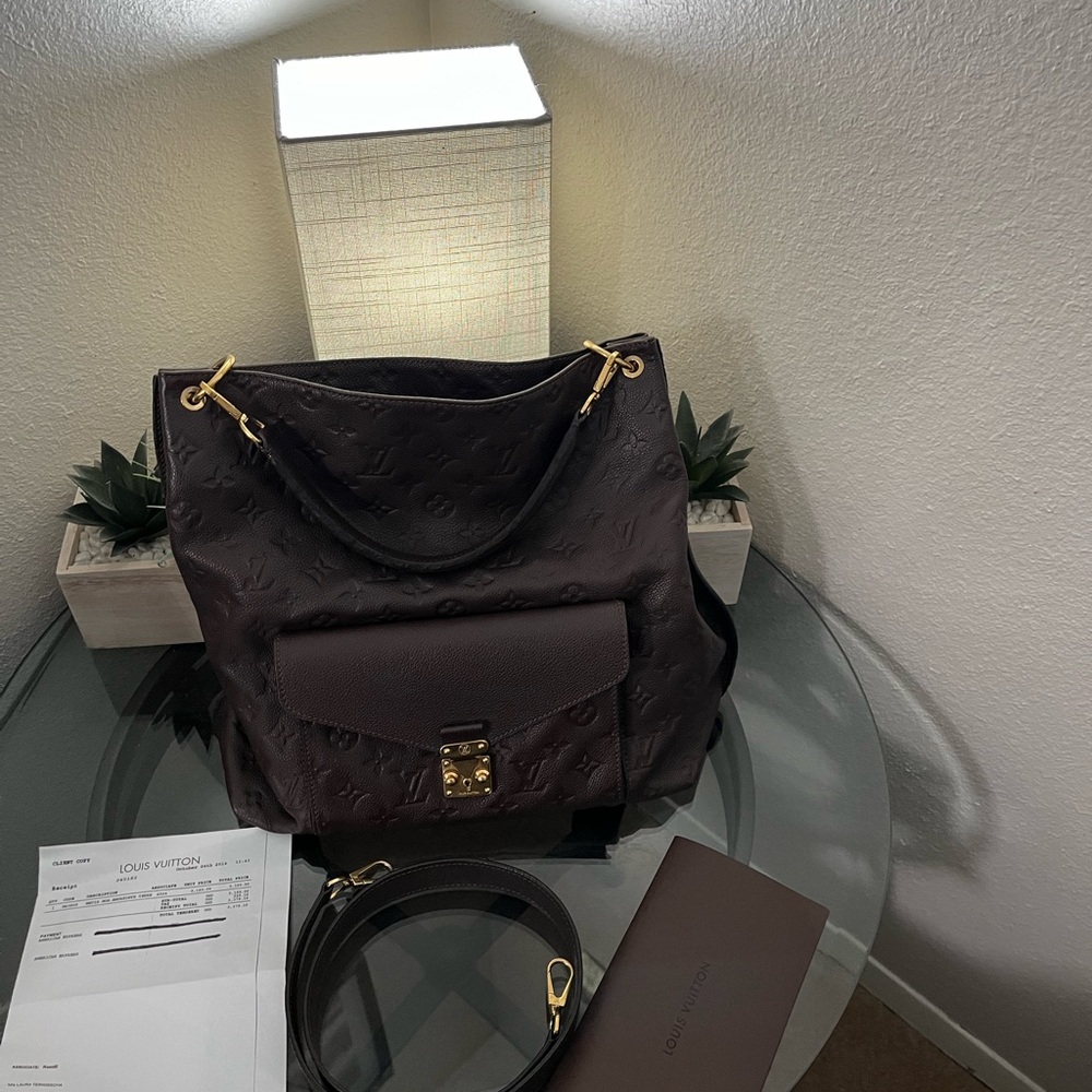 AUTHENTIC * DISCONTINUED TERRE METIS EMPREINTE LEATHER
TOTE